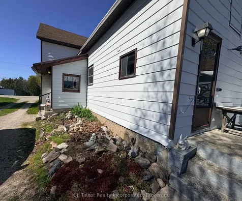 32 Albert Street Ashfield-colborne-wawanosh ON N0M 1R0
