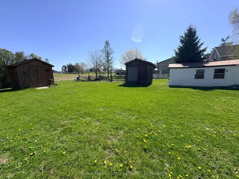32 Albert Street Ashfield-colborne-wawanosh ON N0M 1R0