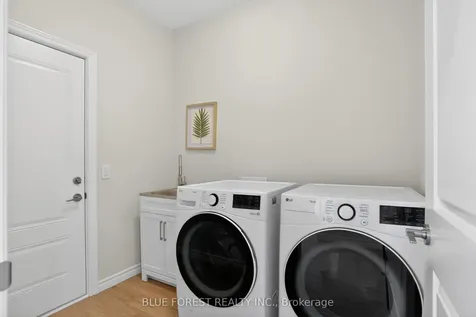 27 Harbour Way Central Elgin ON N5L 1C5