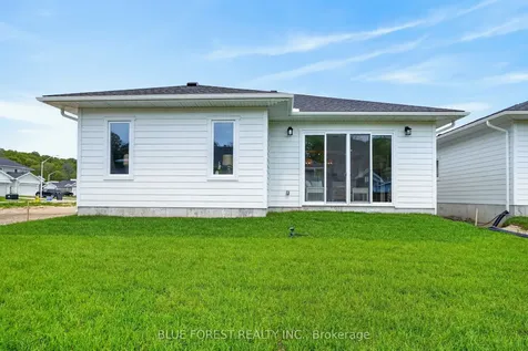 27 Harbour Way Central Elgin ON N5L 1C5