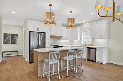 27 Harbour Way Central Elgin ON N5L 1C5
