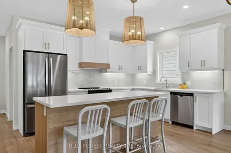 27 Harbour Way Central Elgin ON N5L 1C5