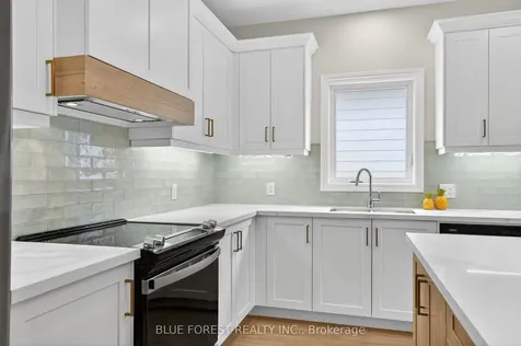 27 Harbour Way Central Elgin ON N5L 1C5