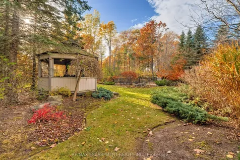37 Appaloosa Trail Hamilton ON L0R 1H3