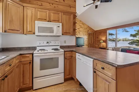 1233 S Kahshe Lake Road Gravenhurst ON P0E 1G0
