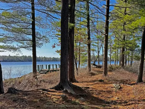 1233 S Kahshe Lake Road Gravenhurst ON P0E 1G0