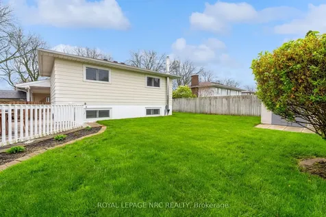 17 Baraniuk Street St. Catharines ON L2N 1N4