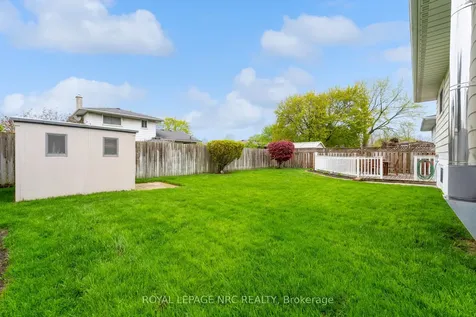 17 Baraniuk Street St. Catharines ON L2N 1N4