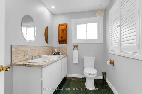 17 Baraniuk Street St. Catharines ON L2N 1N4