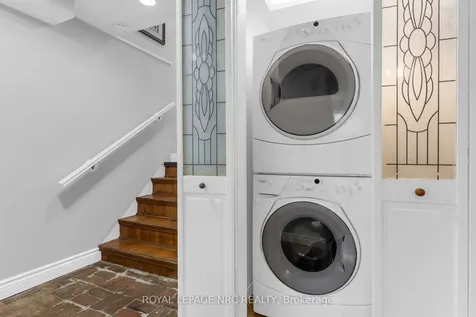 17 Baraniuk Street St. Catharines ON L2N 1N4