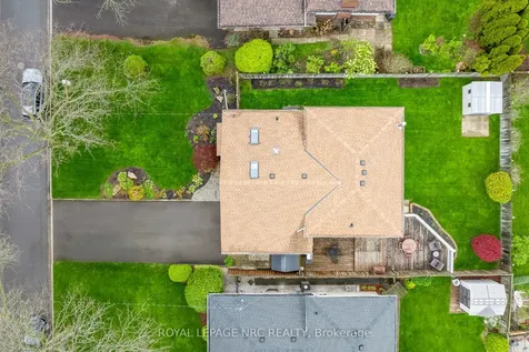 17 Baraniuk Street St. Catharines ON L2N 1N4