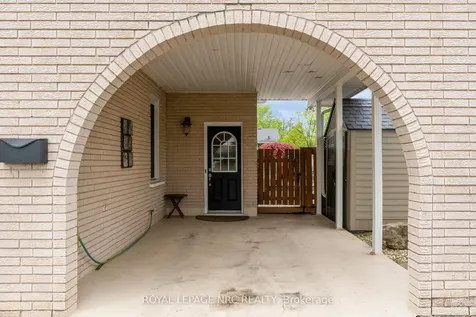 17 Baraniuk Street St. Catharines ON L2N 1N4