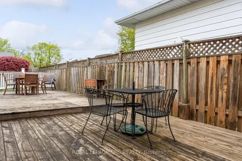 17 Baraniuk Street St. Catharines ON L2N 1N4