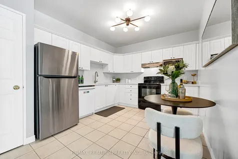255 Keats Way Waterloo ON N2L 6N6