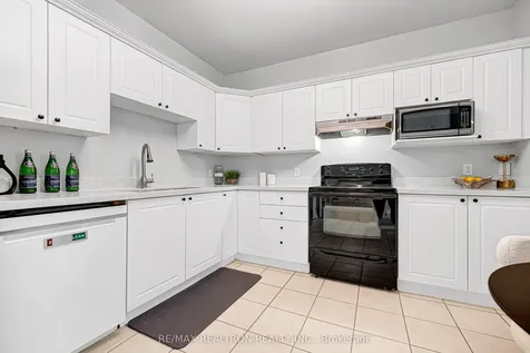 255 Keats Way Waterloo ON N2L 6N6