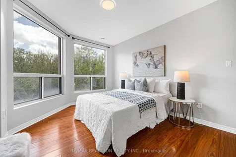 255 Keats Way Waterloo ON N2L 6N6