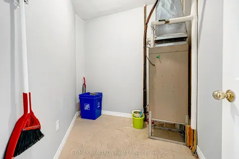 255 Keats Way Waterloo ON N2L 6N6
