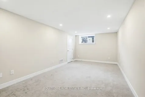 2033 Allegrini Terrace Kanata ON K2S 2S7