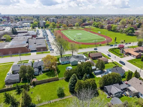 3430 Saint George Avenue Niagara Falls ON L2J 2P8