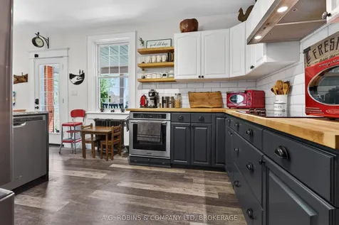124 Catharine Street Port Colborne ON L3K 4K4