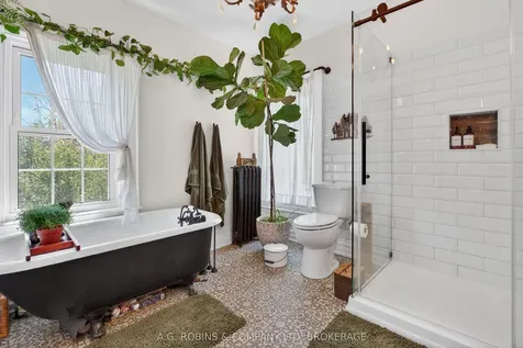 124 Catharine Street Port Colborne ON L3K 4K4