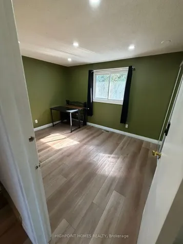 466 Midwood Crescent Waterloo ON N2L 5N5