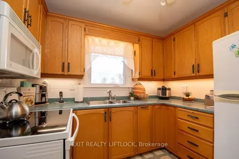 529 Shirley Avenue Peterborough ON K9J 5N9