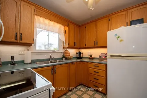529 Shirley Avenue Peterborough ON K9J 5N9