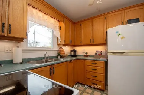 529 Shirley Avenue Peterborough ON K9J 5N9