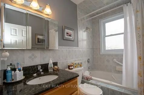529 Shirley Avenue Peterborough ON K9J 5N9