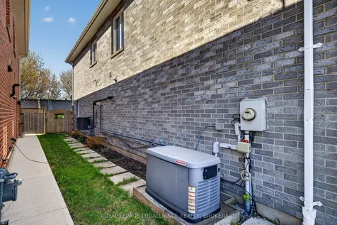 182 Briceland Street Kingston ON K7K 7L2