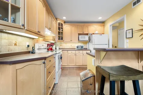 25 Heartwood Drive Belleville ON K8P 5M2