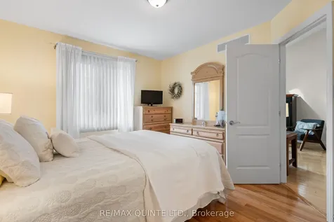 25 Heartwood Drive Belleville ON K8P 5M2