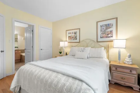 25 Heartwood Drive Belleville ON K8P 5M2