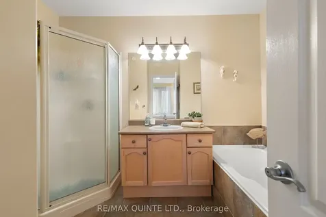 25 Heartwood Drive Belleville ON K8P 5M2