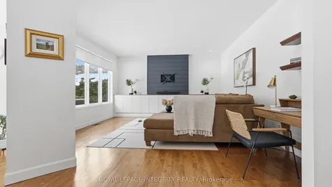 20 Farmfield Crescent Kanata ON K2M 2S9