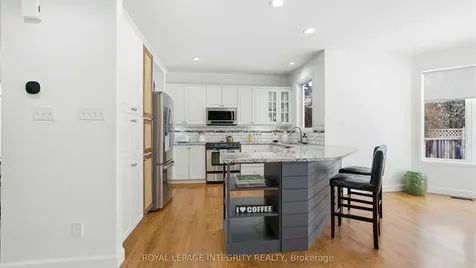 20 Farmfield Crescent Kanata ON K2M 2S9