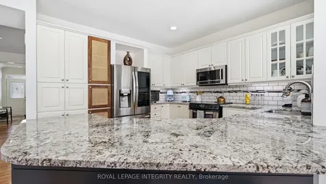 20 Farmfield Crescent Kanata ON K2M 2S9