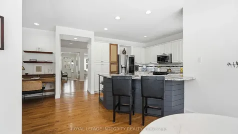20 Farmfield Crescent Kanata ON K2M 2S9
