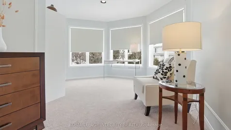 20 Farmfield Crescent Kanata ON K2M 2S9