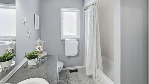 20 Farmfield Crescent Kanata ON K2M 2S9
