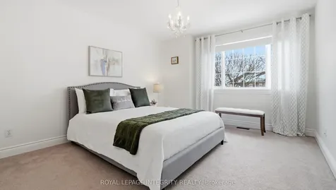 20 Farmfield Crescent Kanata ON K2M 2S9