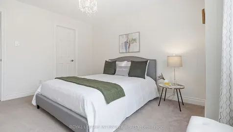 20 Farmfield Crescent Kanata ON K2M 2S9