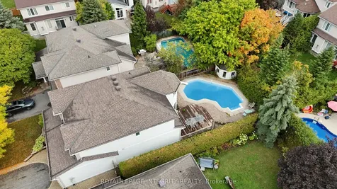 20 Farmfield Crescent Kanata ON K2M 2S9