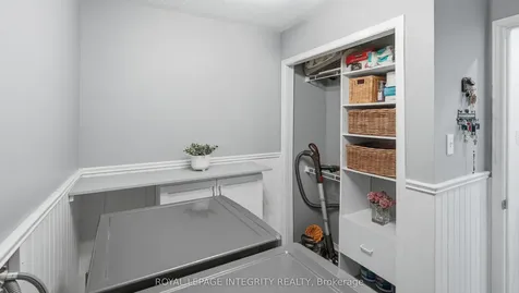 20 Farmfield Crescent Kanata ON K2M 2S9