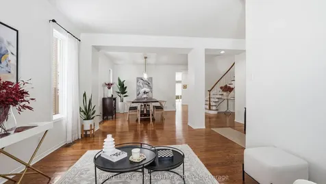 20 Farmfield Crescent Kanata ON K2M 2S9