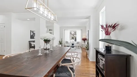 20 Farmfield Crescent Kanata ON K2M 2S9