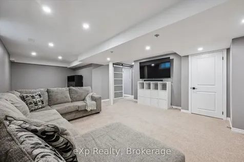 40 Courtney Street Centre Wellington ON N1M 0E5