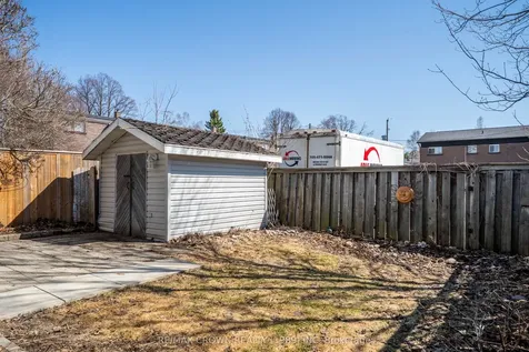 617 Tackaberry Drive North Bay ON P1B 9L2