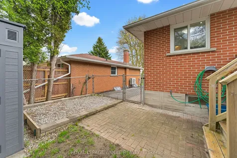 24 Hillmount Street Kitchener ON N2C 2C6